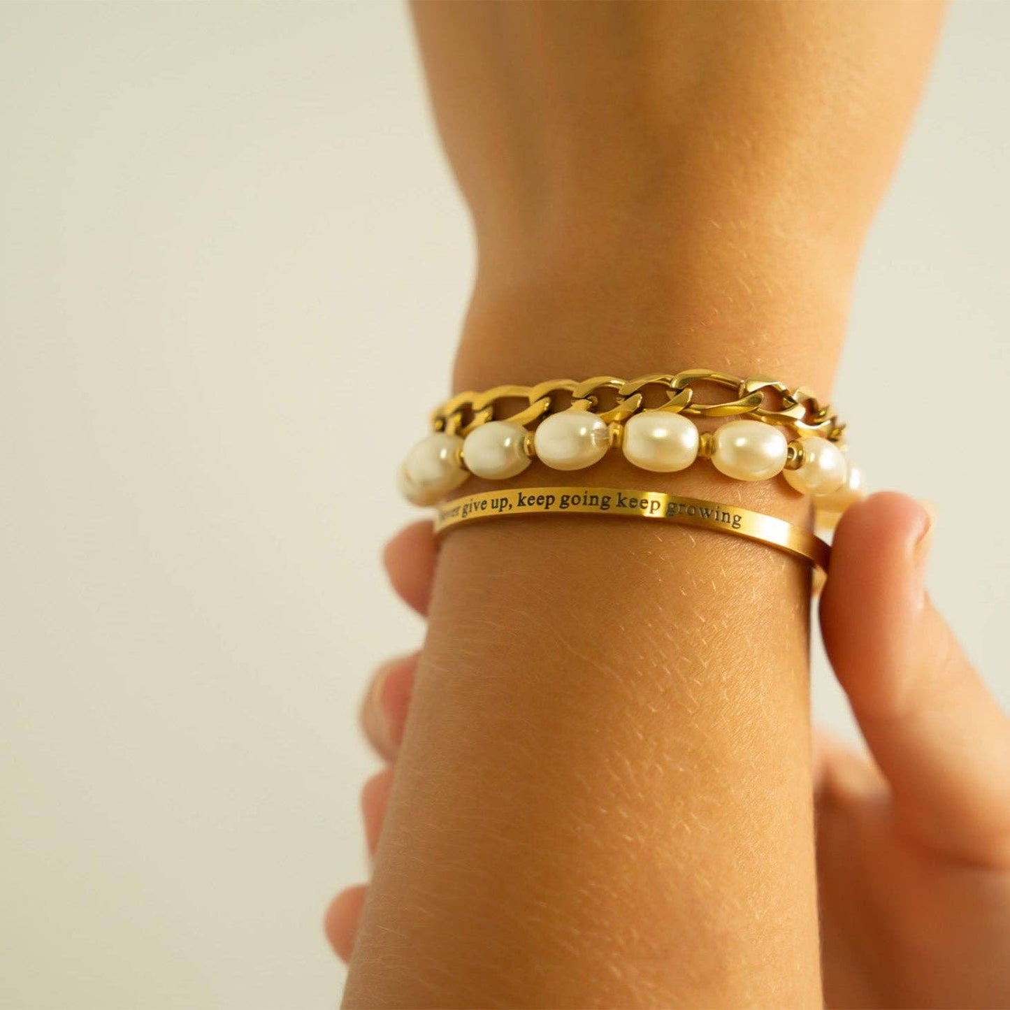 18K Gold PVD 8mm Kiska Glass Pearl Stretch Bracelet