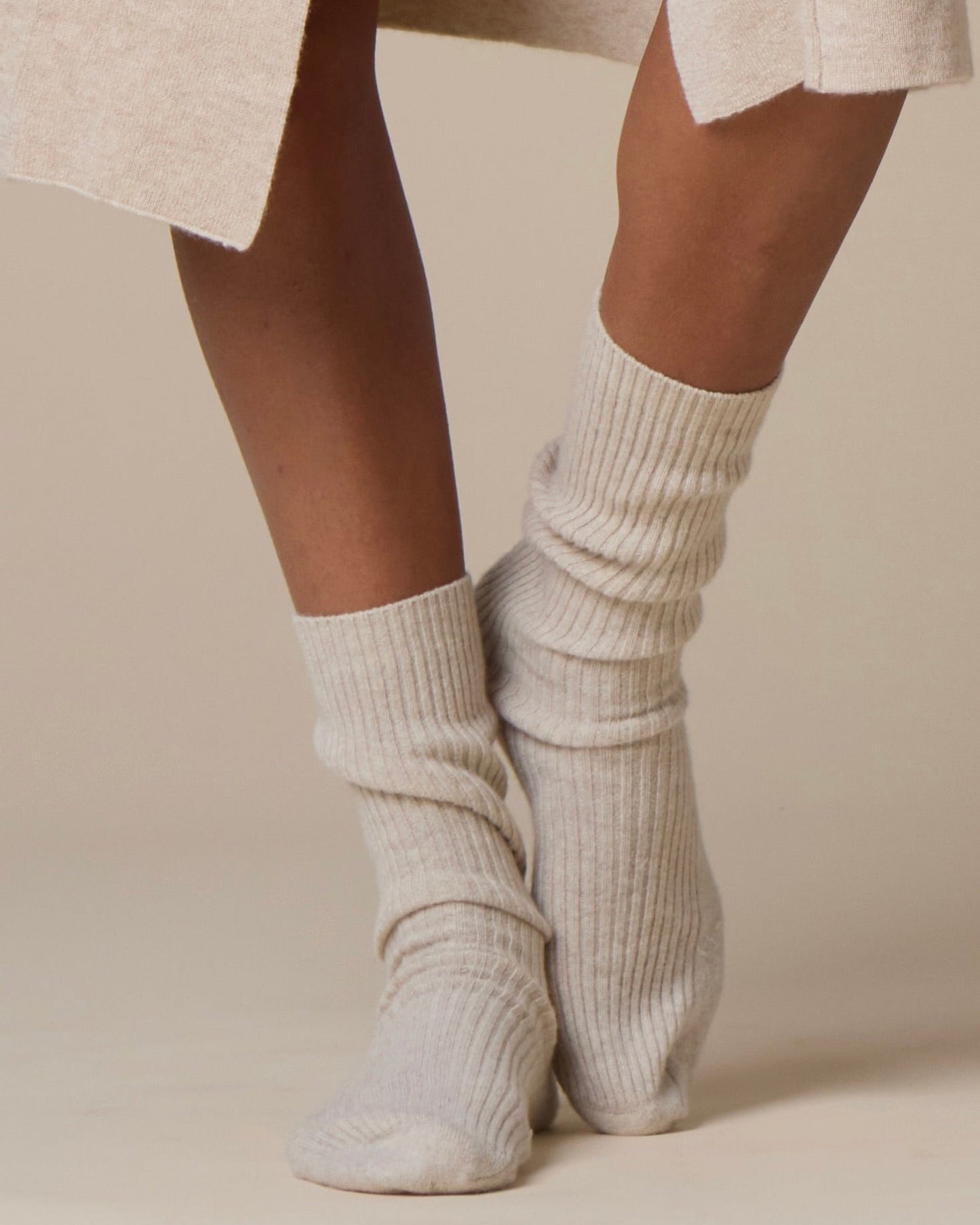 KIP: Pure Cashmere Sleep Socks in Champagne